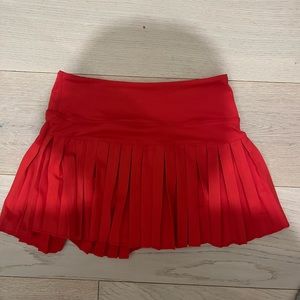GOLDHINGE- Pleated athletic skirt, Size:S, Color:Red